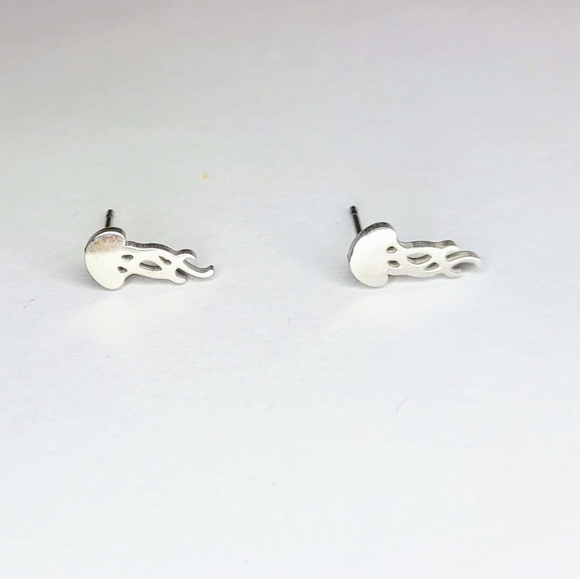 Small cute jellyfish silver stainless steel earring studs with push backings - Picture 3 of 4
